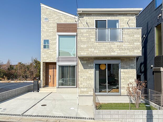 【外観】陽当りや通風性など各所に施された工夫で住みやすさを実現。部屋の大きさや周辺環境・街並など、資料には掲載していない情報が現地にはたくさんございます。是非ご確認下さい。