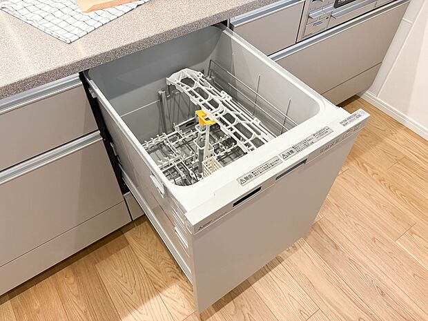 【ビルトイン食器洗浄乾燥機】食器洗いのわずらわしさから開放してくれる嬉しい設備。