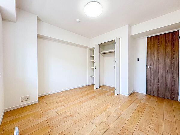 【居室6.5帖】充実した生活は伸びやかな居室空間から始まります。快適に・伸びやかに。心の潤いを求める方々へ。