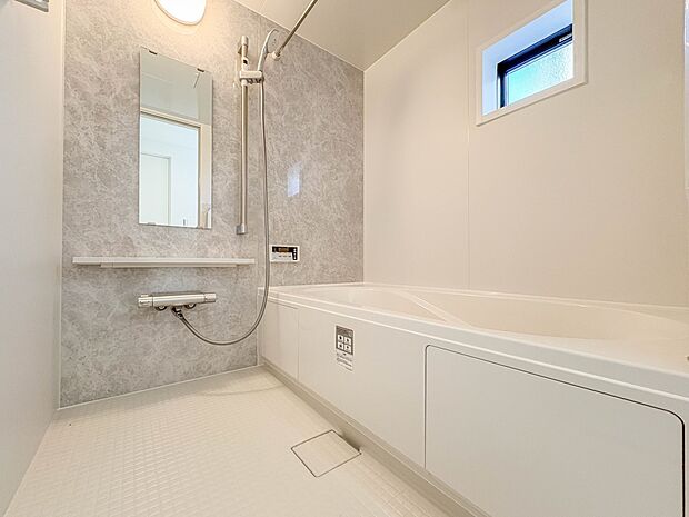 【浴室】一日の疲れを癒してくれるお風呂空間。使いやすさと上質な質感を両立して、単なる習慣から特別な時間に変わるはず。