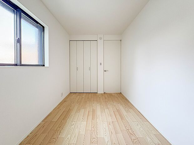 【洋室5.2帖】充実した生活は伸びやかな居室空間から始まります。快適に・伸びやかに。心の潤いを求める方々へ。