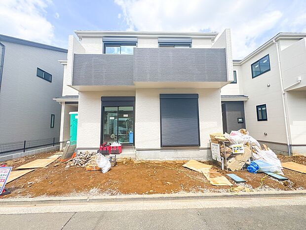 【外観】こちらの物件に少しでもご興味がありましたら、お気軽にお電話下さい。ネット上で「見えない物」「わからない事」でも、実際にご見学いただくことで、手に取るようにおわかりいただけるはずです。…