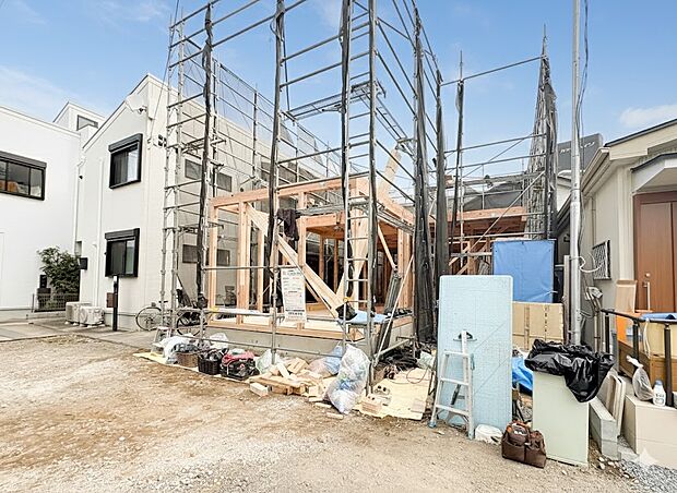 こちらの物件に少しでもご興味がありましたら、お気軽にお電話下さい。ネット上で「見えない物」「わからない事」でも、実際にご見学いただくことで、手に取るようにおわかりいただけるはずです。現在建築…