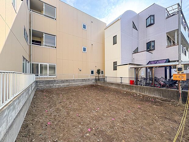 【現地土地写真】ここから始まる「日常」はご家族にとってかけがえのない時間となります。少しでも豊かに、快適に。そんな想いから本邸宅は生まれました。