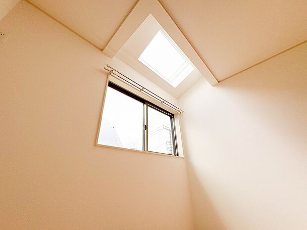 こちらの物件が少しでも気になるようでしたら、お気軽にお問合せください。人生でいちばん大きなお買い物ですので、ゆっくりご見学ください。ネット上の画像と実際の見学では、リアル感がまるで違います。…