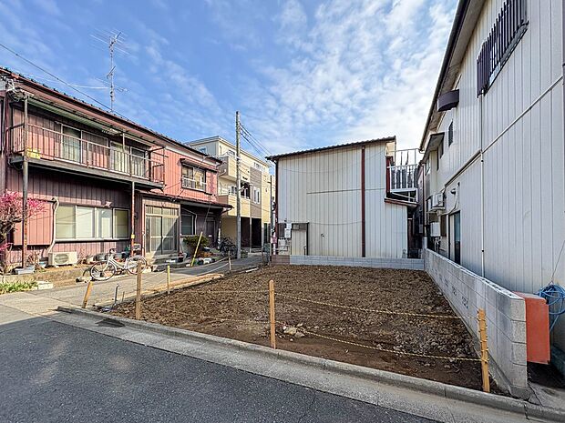 【外観】家族の温かさと陽光の暖かさ、楽しい毎日と明るい未来を予感させる「空間が織り成すひとつ先の住み心地」を演出します。