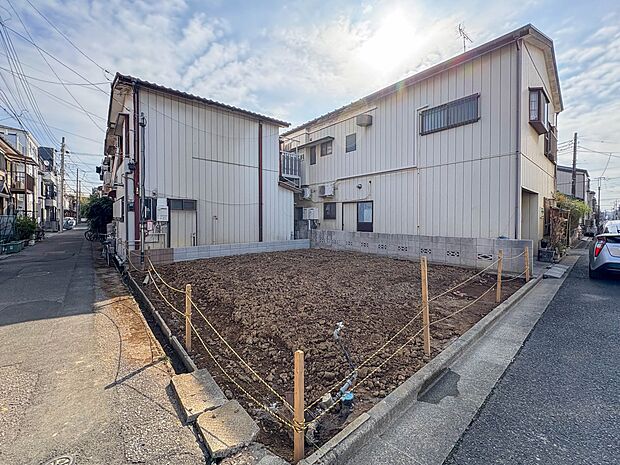 【外観】こちらの物件に少しでもご興味がありましたら、お気軽にお電話下さい。ネット上で「見えない物」「わからない事」でも、実際にご見学いただくことで、手に取るようにおわかりいただけるはずです。…