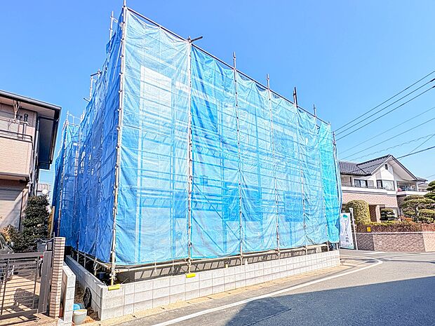 【外観】ここから始まる「日常」はご家族にとってかけがえのない時間となります。少しでも豊かに、快適に。そんな想いから本邸宅は生まれました。