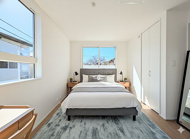 お部屋が明るいだけで、ちょっと幸せになれる。陽ざしの心理効果のおかげです。お部屋に陽をたっぷりとりこみましょう。明るいお部屋にいると、顔もなぜか明るくなる。