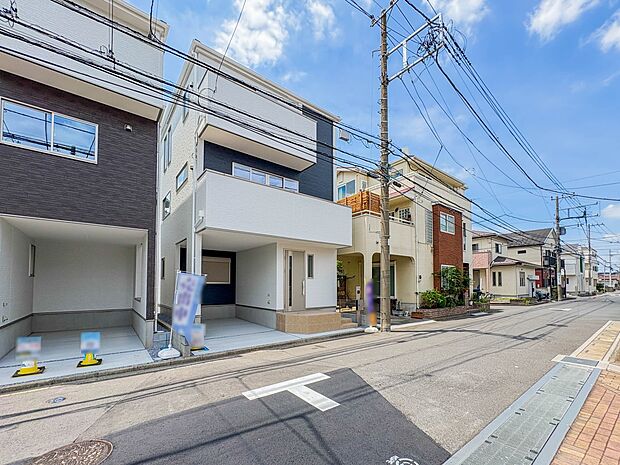 【外観】家族の温かさと陽光の暖かさ、楽しい毎日と明るい未来を予感させる「空間が織り成すひとつ先の住み心地」を演出します。