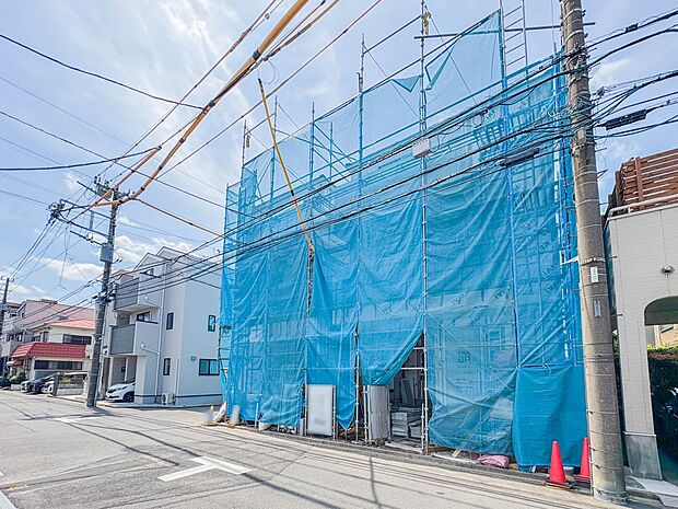 【前面道路】車の通行が少ないので、静かな住環境を維持することができます。