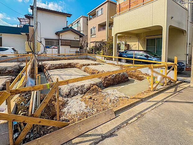 【外観】家族の温かさと陽光の暖かさ、楽しい毎日と明るい未来を予感させる「空間が織り成すひとつ先の住み心地」を演出します。