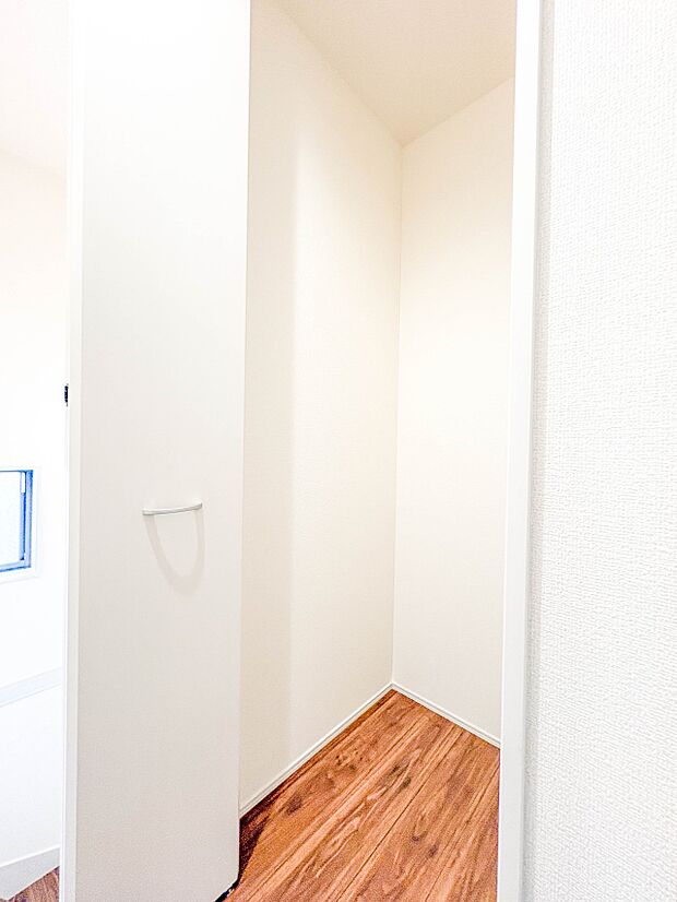 【収納】各部屋を最大限に広く使って頂ける様、全居住スペースに収納付。プライベートルームはゆったりと快適に。