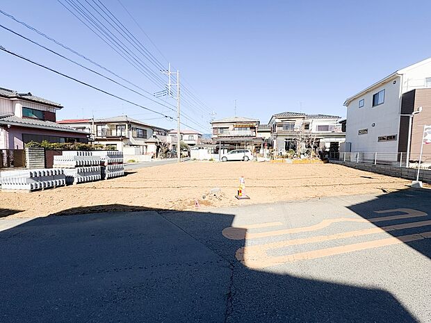 【現地土地写真】こちらの物件が少しでも気になるようでしたら、お気軽にお問合せください。人生でいちばん大きなお買い物ですので、ゆっくりご見学ください。ネット上の画像と実際の見学では、リアル感が…