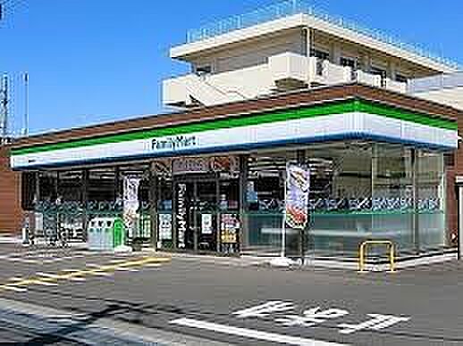 その他環境写真 700m ファミリーマート 岩槻西町店(ファミリーマート 岩槻西町店 徒歩10分)