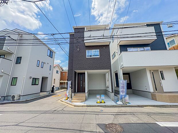 【前面道路】車の通行が少ないので、静かな住環境を維持することができます。