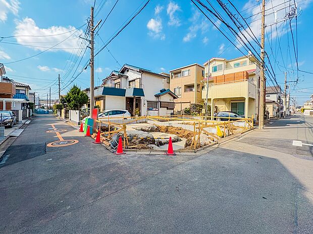 【前面道路】車の通行が少ないので、静かな住環境を維持することができます。
