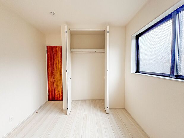 【収納】各部屋を最大限に広く使って頂ける様、全居住スペースに収納付。プライベートルームはゆったりと快適に。
