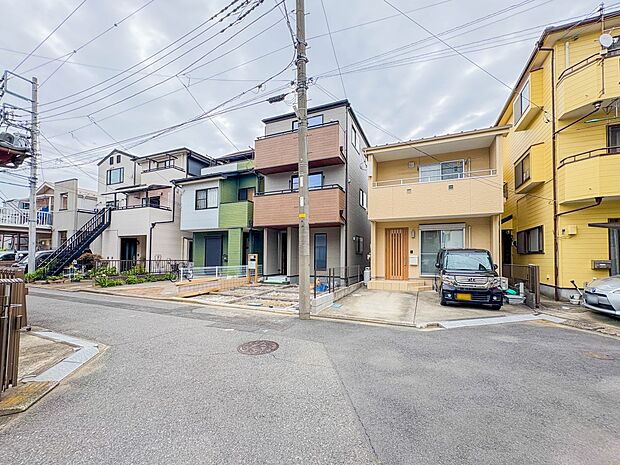 【前面道路】車の通行が少ないので、静かな住環境を維持することができます。