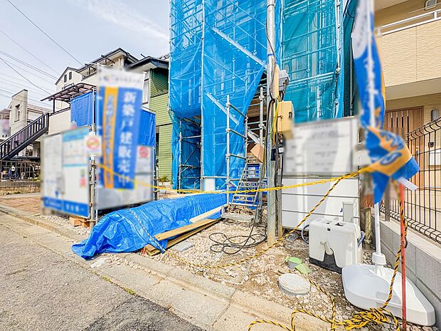 【駐車場】毎日の生活にマイカーが必須という方は、購入を検討する際、駐車場があることは大事な条件です。毎日の通勤や家族の送迎、買い物やお出かけなどクルマのある暮らしを満喫したい方は要チェック。…