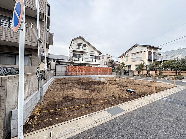 【外観】家は一生のお買物。自分ならではの家族ならではの、家にしたい。書斎を設ける。子どものプレイングルームを設ける。趣味のオーディオルームを設置する。夢を追うオンリーワンの家です。