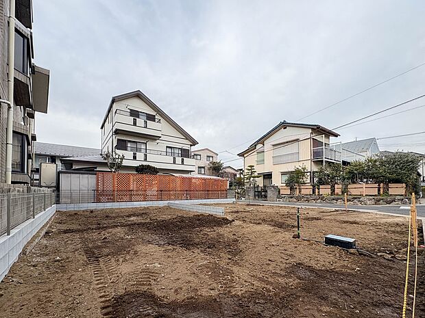 【外観】家族の温かさと陽光の暖かさ、楽しい毎日と明るい未来を予感させる「空間が織り成すひとつ先の住み心地」を演出します。