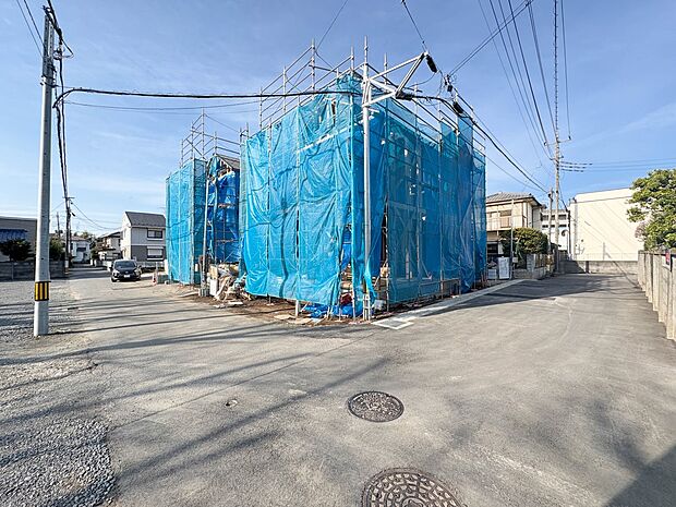 【外観】家族の温かさと陽光の暖かさ、楽しい毎日と明るい未来を予感させる「空間が織り成すひとつ先の住み心地」を演出します。