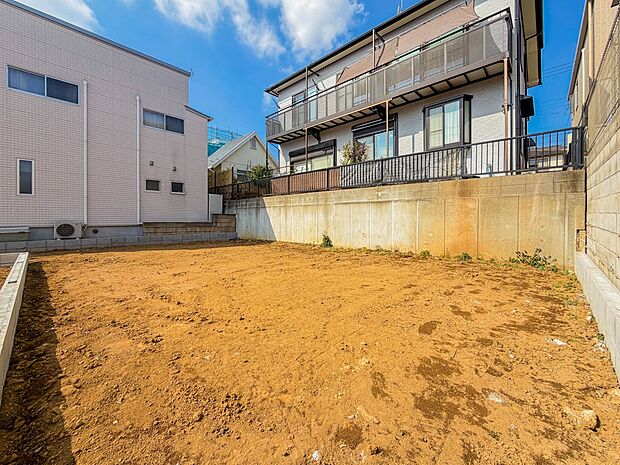 【外観-2号棟-】家は一生のお買物。自分ならではの家族ならではの、家にしたい。書斎を設ける。子どものプレイングルームを設ける。趣味のオーディオルームを設置する。夢を追うオンリーワンの家です。…