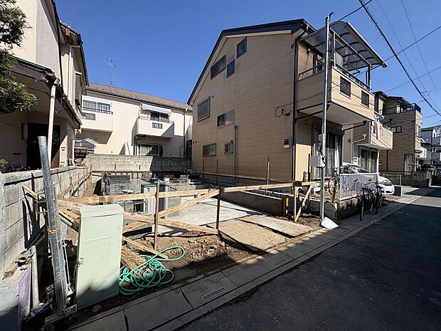 【外観】ここから始まる「日常」はご家族にとってかけがえのない時間となります。少しでも豊かに、快適に。そんな想いから本邸宅は生まれました。　