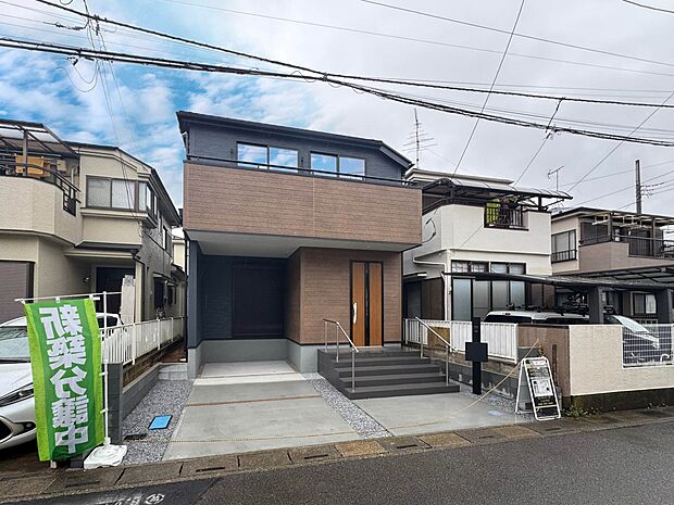 【外観】こちらの物件に少しでもご興味がありましたら、お気軽にお電話下さい。ネット上で「見えない物」「わからない事」でも、実際にご見学いただくことで、手に取るようにおわかりいただけるはずです。…