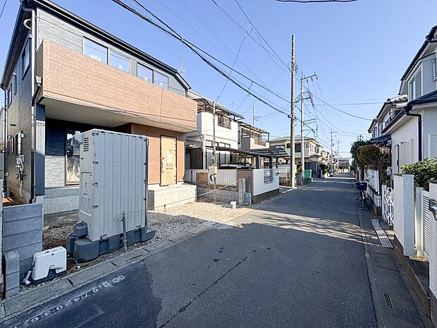 【前面道路】車の通行が少ないので、静かな住環境を維持することができます。