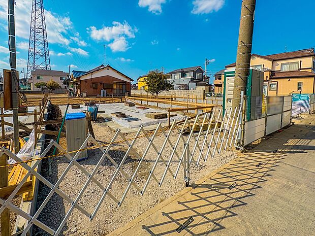 【外観】家族の温かさと陽光の暖かさ、楽しい毎日と明るい未来を予感させる「空間が織り成すひとつ先の住み心地」を演出します。