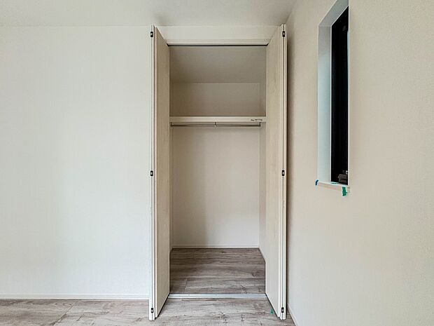 1号棟【収納】限られたスペースを有効に活用できる壁面クローゼット。