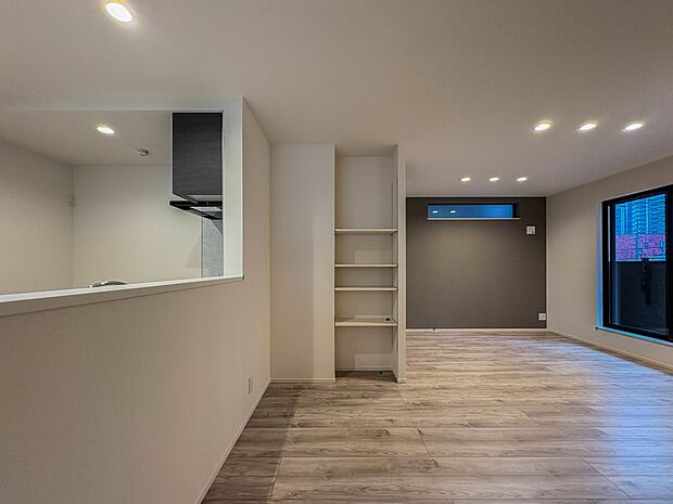 1号棟【Dining】ダイニングテーブルを置いても十分な広さが確保されています。