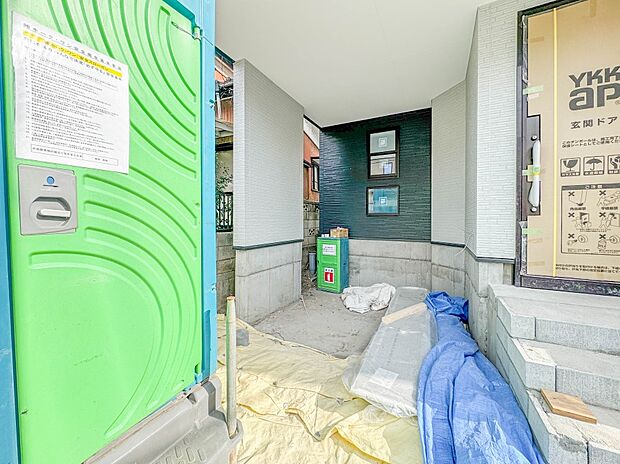 【駐車場】ゆったりとした駐車スペースを確保。大きめのお車でもOK。