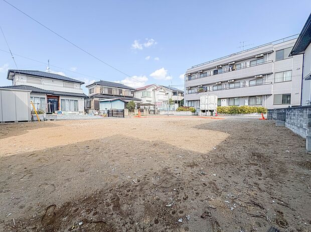 【外観】ここから始まる「日常」はご家族にとってかけがえのない時間となります。少しでも豊かに、快適に。そんな想いから本邸宅は生まれました。