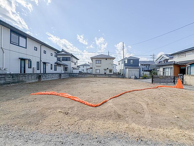 【外観】家族の温かさと陽光の暖かさ、楽しい毎日と明るい未来を予感させる「空間が織り成すひとつ先の住み心地」を演出します。