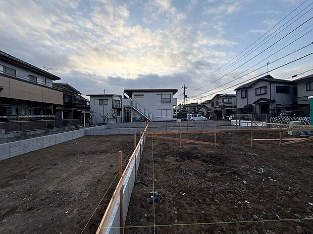 【外観】ここから始まる「日常」はご家族にとってかけがえのない時間となります。少しでも豊かに、快適に。そんな想いから本邸宅は生まれました。