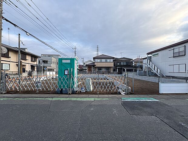 【外観】ここから始まる「日常」はご家族にとってかけがえのない時間となります。少しでも豊かに、快適に。そんな想いから本邸宅は生まれました。