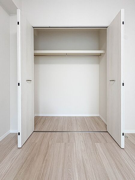 【収納】各部屋を最大限に広く使って頂ける様、全居住スペースに収納付。プライベートルームはゆったりと快適に。