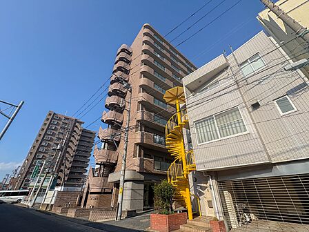 【外観】JR大宮駅徒歩8分の好立地。近隣に商業施設が豊富な利便性の高いエリアです。