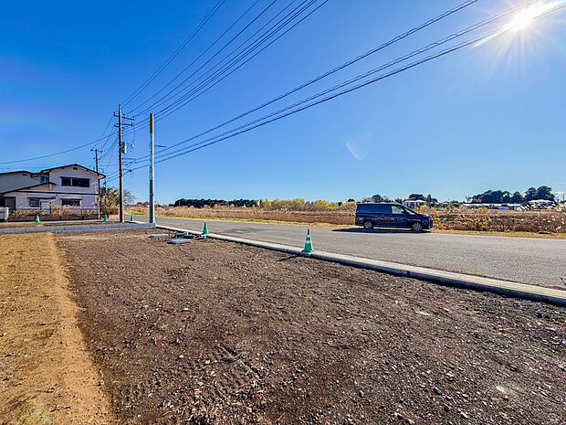 【現地外観】家は一生のお買物。自分ならではの家族ならではの、家にしたい。書斎を設ける。子どものプレイングルームを設ける。趣味のオーディオルームを設置する。夢を追うオンリーワンの家です。