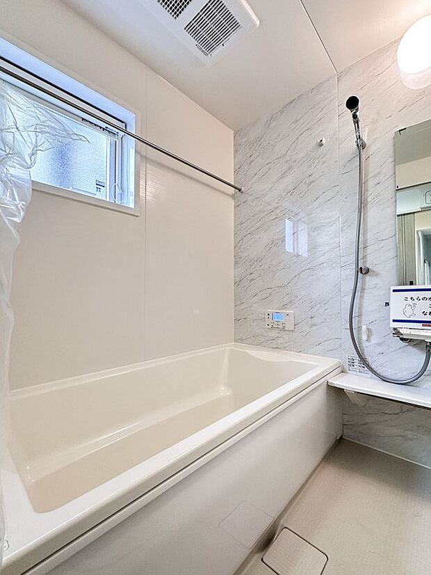 【浴室】一日の疲れを癒してくれるお風呂空間。使いやすさと上質な質感を両立して、単なる習慣から特別な時間に変わるはず。