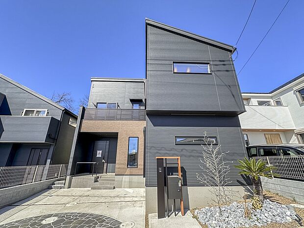 こちらの物件が少しでも気になるようでしたら、お気軽にお問合せください。人生でいちばん大きなお買い物ですので、ゆっくりご見学ください。ネット上の画像と実際の見学では、リアル感がまるで違います。…