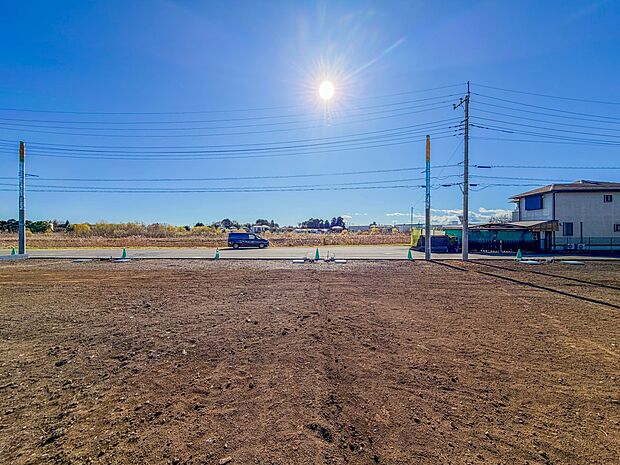 【現地外観】陽当りや通風性など各所に施された工夫で住みやすさを実現。部屋の大きさや周辺環境・街並など、資料には掲載していない情報が現地にはたくさんございます。是非ご確認下さい。