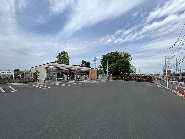 コンビニ 500m セブンイレブン川口差間店(セブンイレブンは近くて便利を掲げています。近くとは、心の近さ。便利とはモノが期待以上の品質でお客さまに届くこと。セブン銀行など新しいサービスを積…