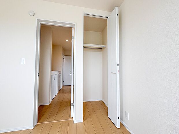 【収納】各部屋を最大限に広く使って頂ける様、全居住スペースに収納付。プライベートルームはゆったりと快適に。