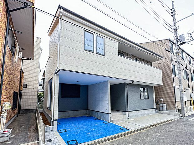 【外観】家は一生のお買物。自分ならではの家族ならではの、家にしたい。書斎を設ける。子どものプレイングルームを設ける。趣味のオーディオルームを設置する。夢を追うオンリーワンの家です。