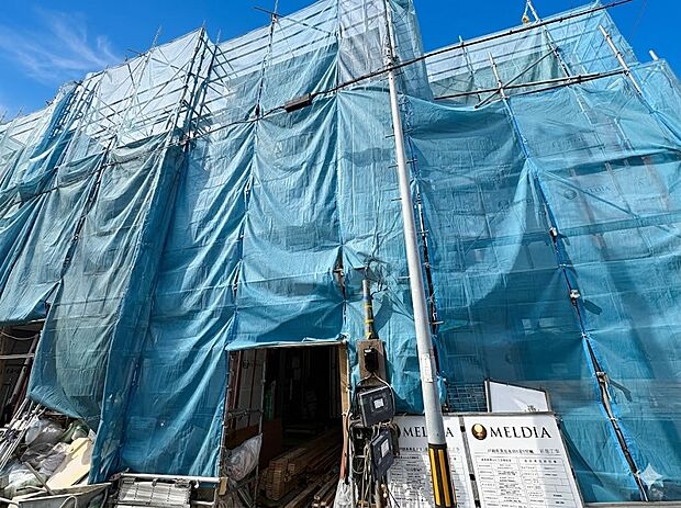 4号棟【現地外観】こちらの物件に少しでもご興味がありましたら、お気軽にお電話下さい。ネット上で「見えない物」「わからない事」でも、実際にご見学いただくことで、手に取るようにおわかりいただける…