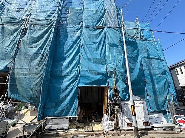 5号棟【現地外観】こちらの物件が少しでも気になるようでしたら、お気軽にお問合せください。人生でいちばん大きなお買い物ですので、ゆっくりご見学ください。ネット上の画像と実際の見学では、リアル感…